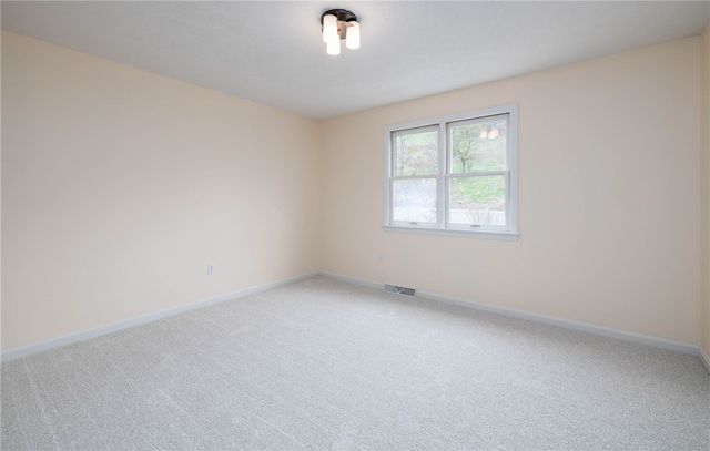 5542 Saddlebrook Dr, Bethel Park, PA 15102