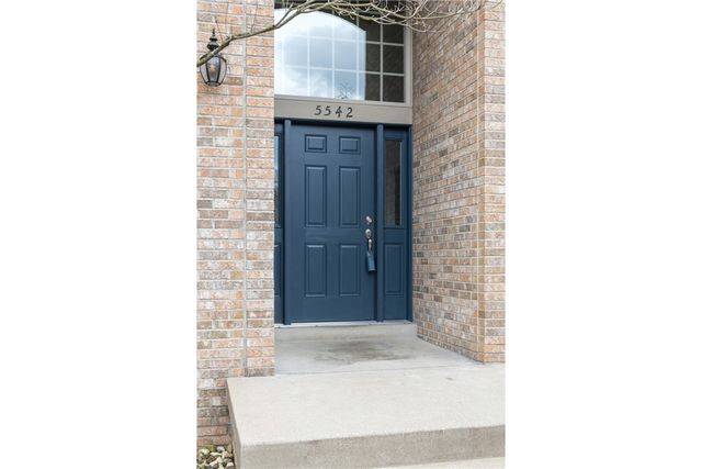 5542 Saddlebrook Dr, Bethel Park, PA 15102