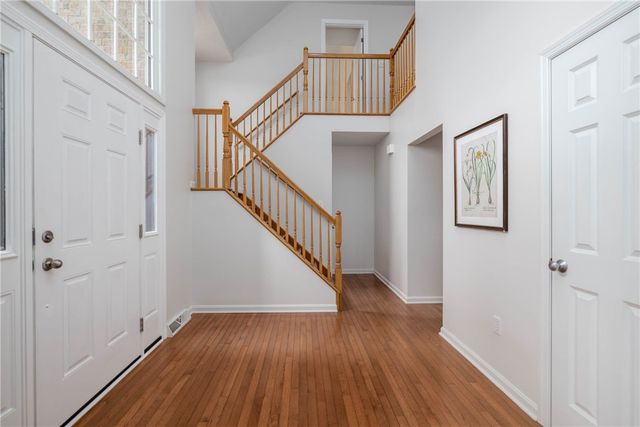 5542 Saddlebrook Dr, Bethel Park, PA 15102