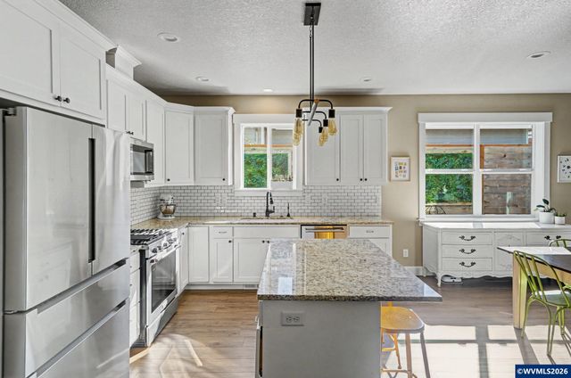 371 Golden Eagle St NW, Salem, OR 97304