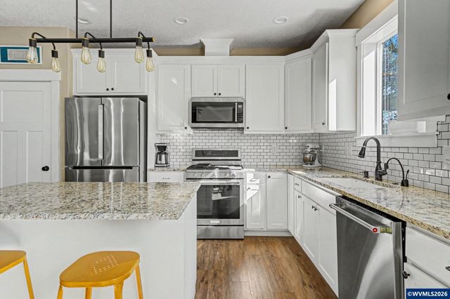 371 Golden Eagle St NW, Salem, OR 97304