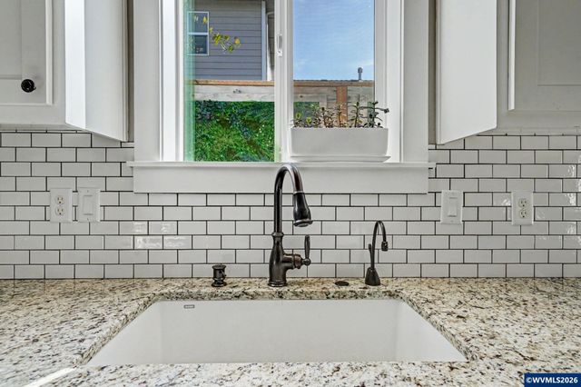 371 Golden Eagle St NW, Salem, OR 97304