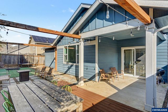 371 Golden Eagle St NW, Salem, OR 97304