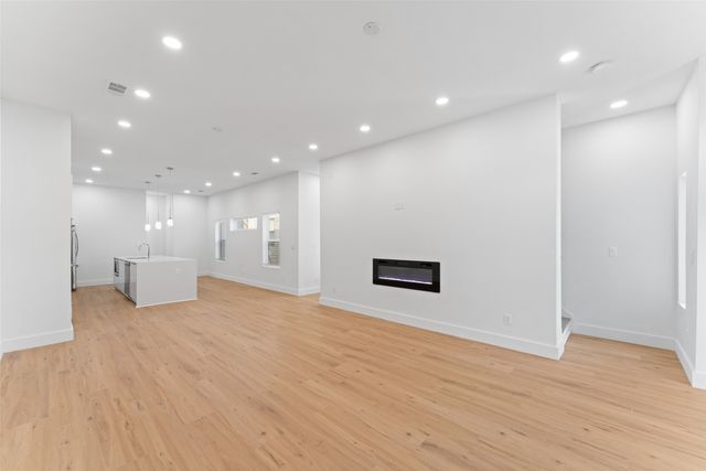 2513 Crossman Avenue, Dallas, TX 75212