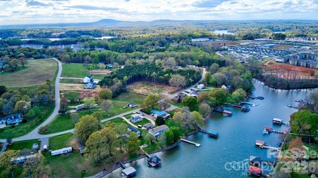 4279 Candlewood Drive, Sherrills Ford, NC 28673