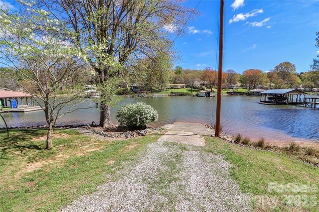 4279 Candlewood Drive, Sherrills Ford, NC 28673