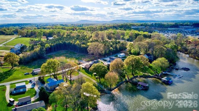4279 Candlewood Drive, Sherrills Ford, NC 28673