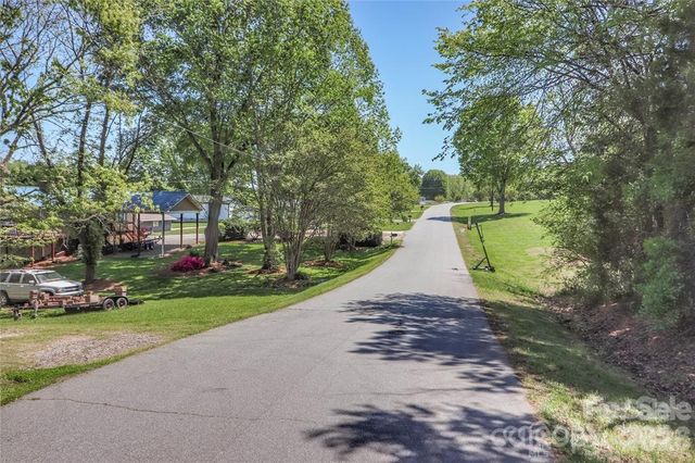 4279 Candlewood Drive, Sherrills Ford, NC 28673