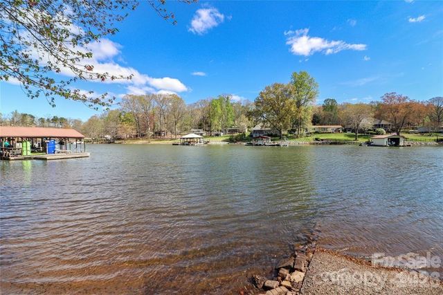 4279 Candlewood Drive, Sherrills Ford, NC 28673