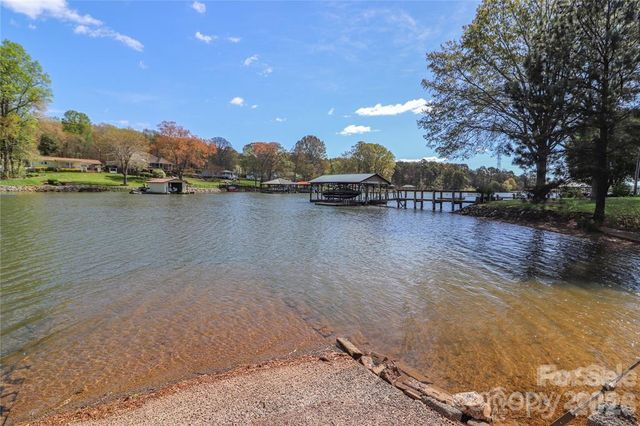4279 Candlewood Drive, Sherrills Ford, NC 28673
