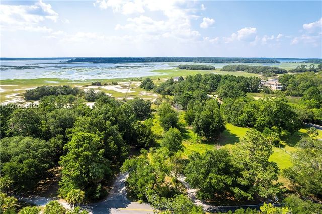 324 Jonesville Rd, Hilton Head Island, SC 29926