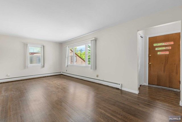 44 Monhegan Avenue, Oakland, NJ 07436