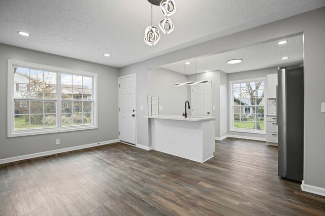 105 Saxon Mist Dr, Nashville, TN 37217
