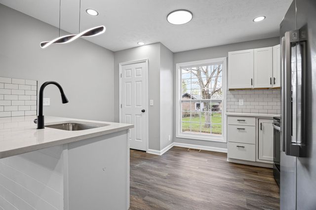 105 Saxon Mist Dr, Nashville, TN 37217
