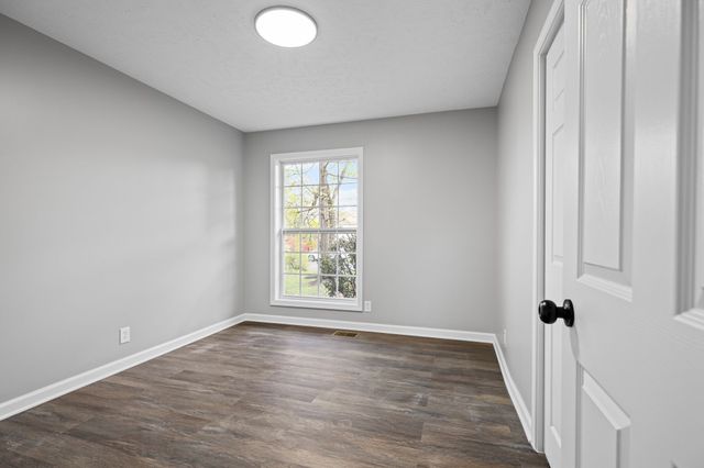 105 Saxon Mist Dr, Nashville, TN 37217