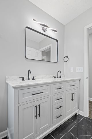105 Saxon Mist Dr, Nashville, TN 37217