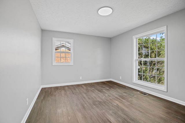 105 Saxon Mist Dr, Nashville, TN 37217