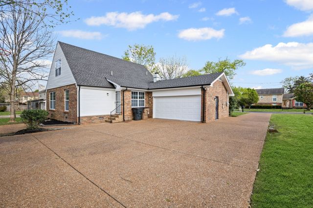 105 Saxon Mist Dr, Nashville, TN 37217