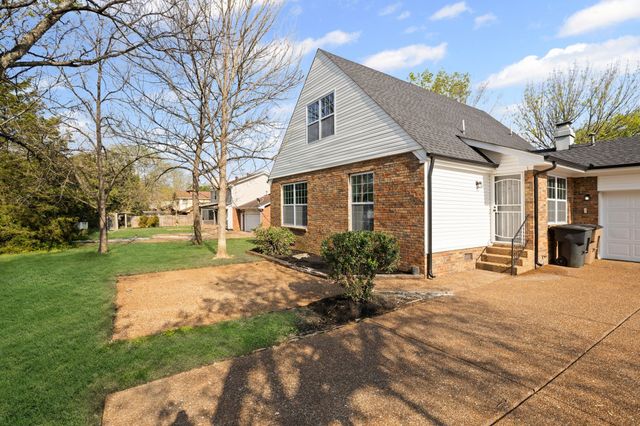 105 Saxon Mist Dr, Nashville, TN 37217