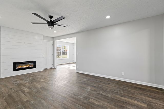 105 Saxon Mist Dr, Nashville, TN 37217