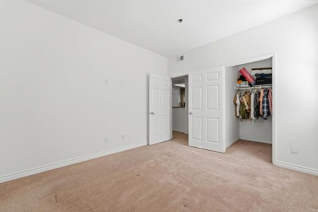 680 Camino De La Reina 2201, San Diego, CA 92108