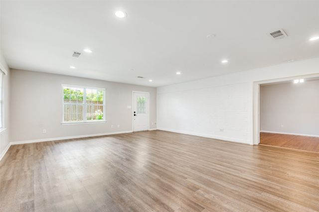 1812 Pilgrim Drive, Irving, TX 75061