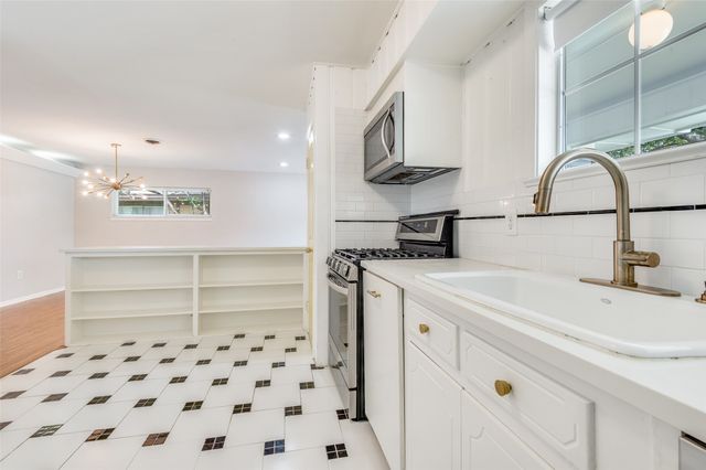 1812 Pilgrim Drive, Irving, TX 75061