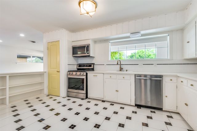 1812 Pilgrim Drive, Irving, TX 75061