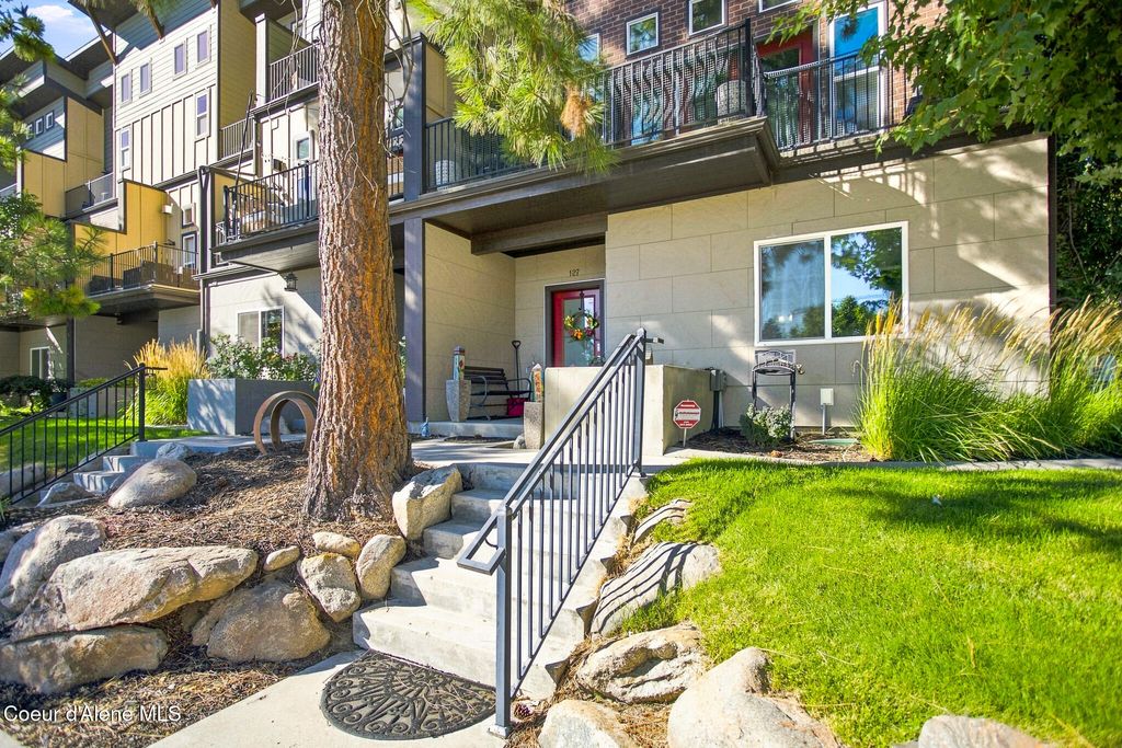 127 E Garden Ave, Coeur d'Alene, ID 83814 photo 3