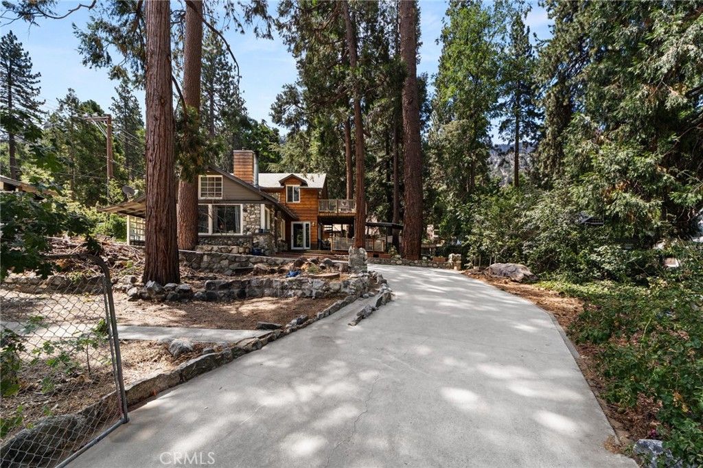 Image 3 of property listing at 41035 Pine Drive, Forest Falls, CA 92339