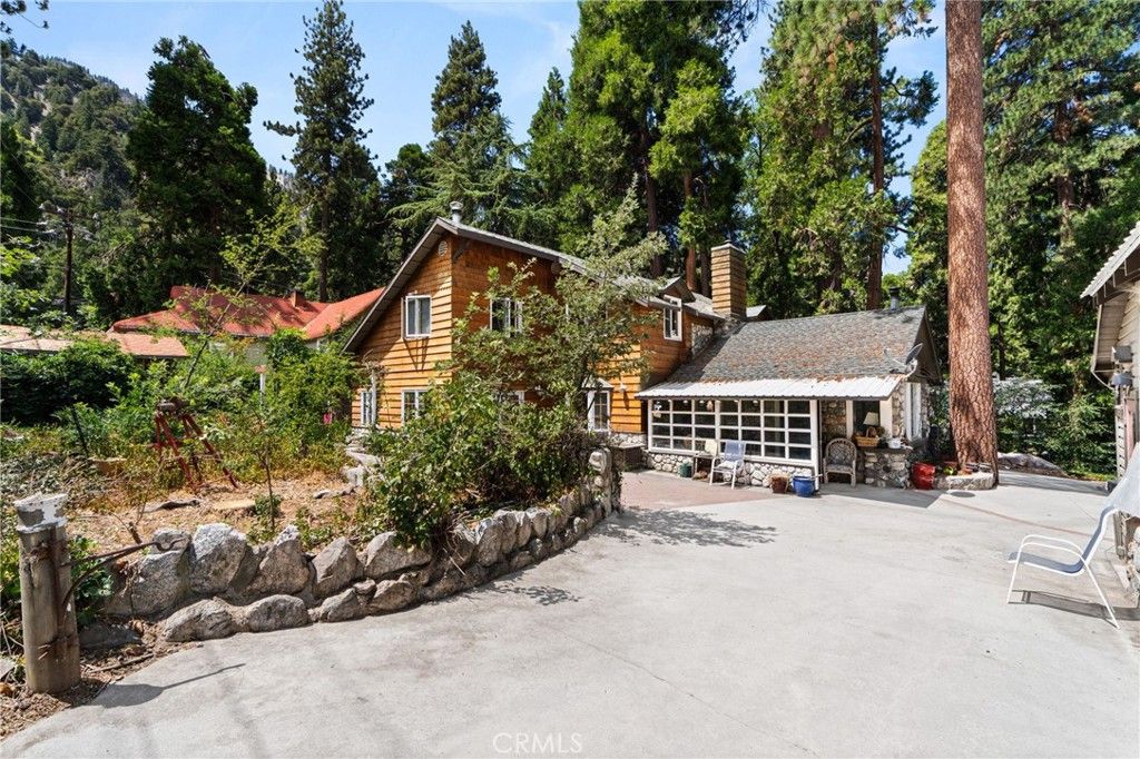 Image 5 of property listing at 41035 Pine Drive, Forest Falls, CA 92339