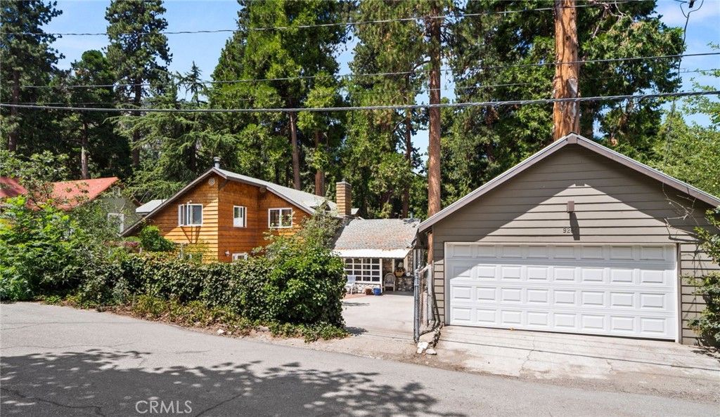 Image 6 of property listing at 41035 Pine Drive, Forest Falls, CA 92339