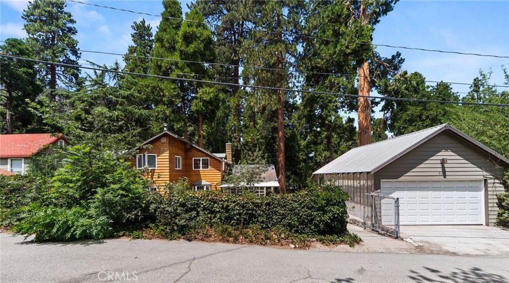 Image 7 of property listing at 41035 Pine Drive, Forest Falls, CA 92339