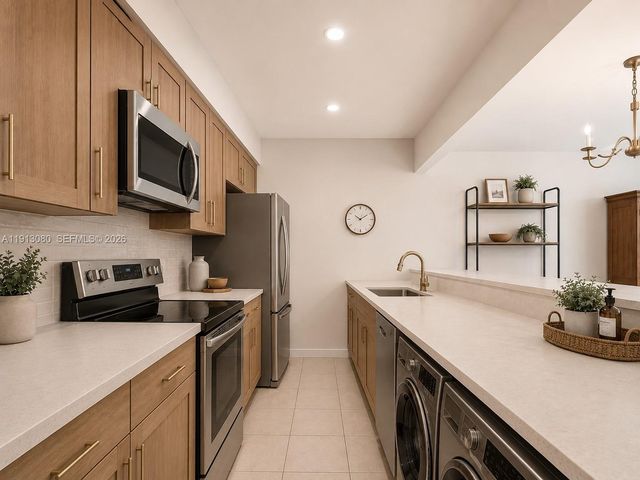13350 SW 91st Terrace C, Miami, FL 33186