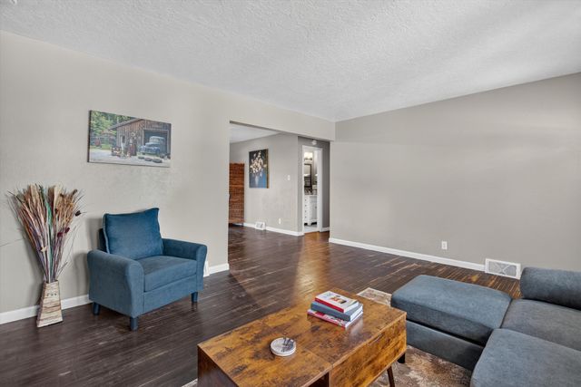3200 Christine Street NE, Albuquerque, NM 87111