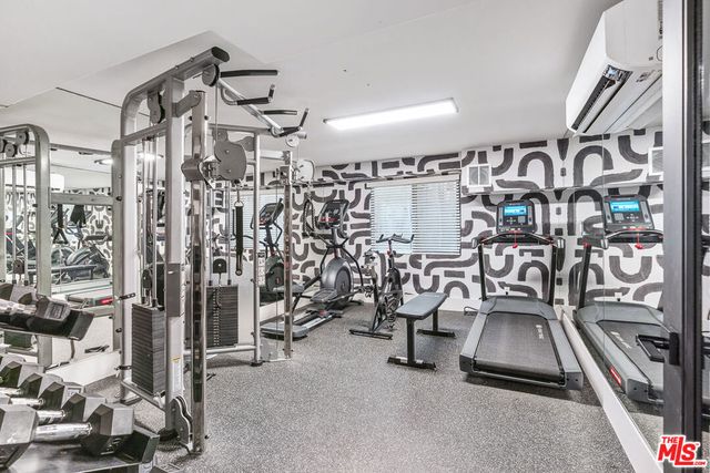 12320 MONTANA Avenue 109, Los Angeles, CA 90049