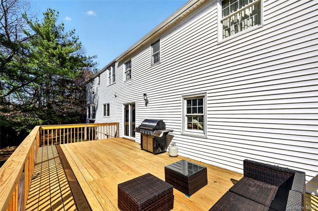 18 Taylor Road, Elmsford, NY 10523
