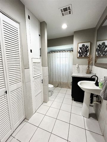 104 E Mimosa Drive, Midwest City, OK 73110