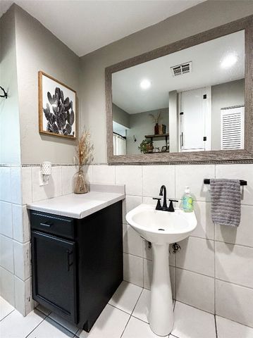 104 E Mimosa Drive, Midwest City, OK 73110