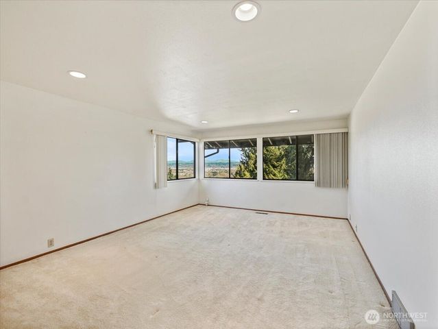 23850 43rd Avenue S, Kent, WA 98032