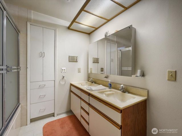 23850 43rd Avenue S, Kent, WA 98032