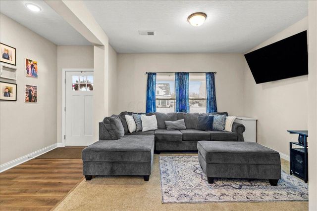 1604 Raymond Avenue, Bellefontaine, OH 43311