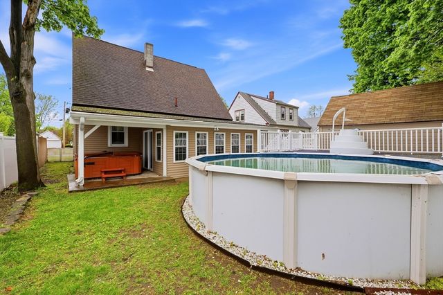 77 Fresno St, Springfield, MA 01104
