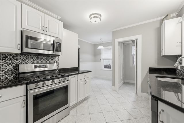 77 Fresno St, Springfield, MA 01104