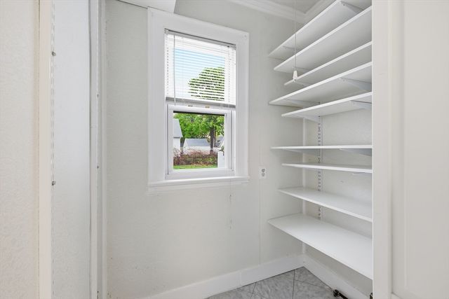 77 Fresno St, Springfield, MA 01104
