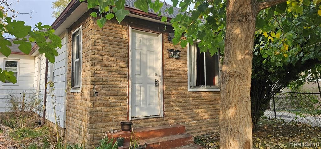 7503 Paige Avenue, Warren, MI 48091