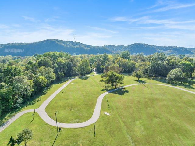 137 Crockett Hills Ln, Ashland City, TN 37015