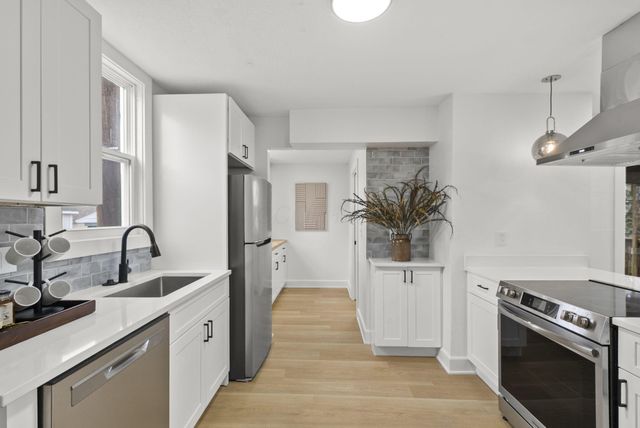 2712 Eakin Road, Columbus, OH 43204