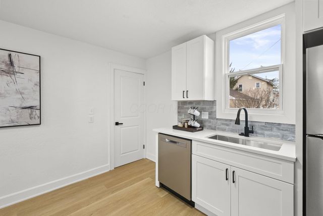 2712 Eakin Road, Columbus, OH 43204