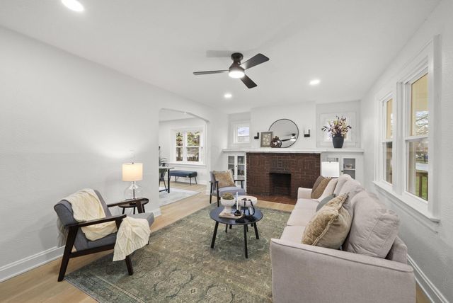 2712 Eakin Road, Columbus, OH 43204